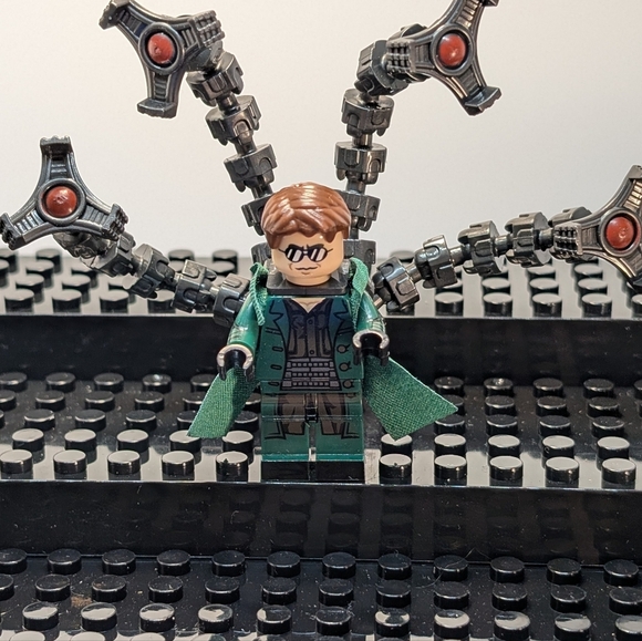 8 Minifigures- Spiderman No Way Home Heroes and Villains Green Goblin Electro - Picture 2 of 12